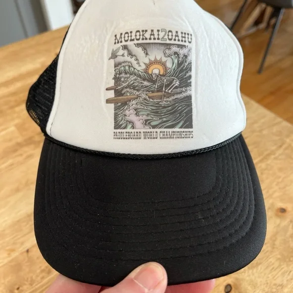 Black White Trucker Hawaii Molokai 2 Oahu World Paddleboard Championships Vtg - Picture 2 of 6